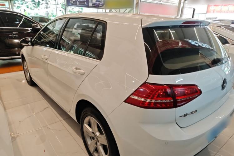 Used Volkswagen Golf 2015 1.6L Automatic Comfort Model Exterior 2