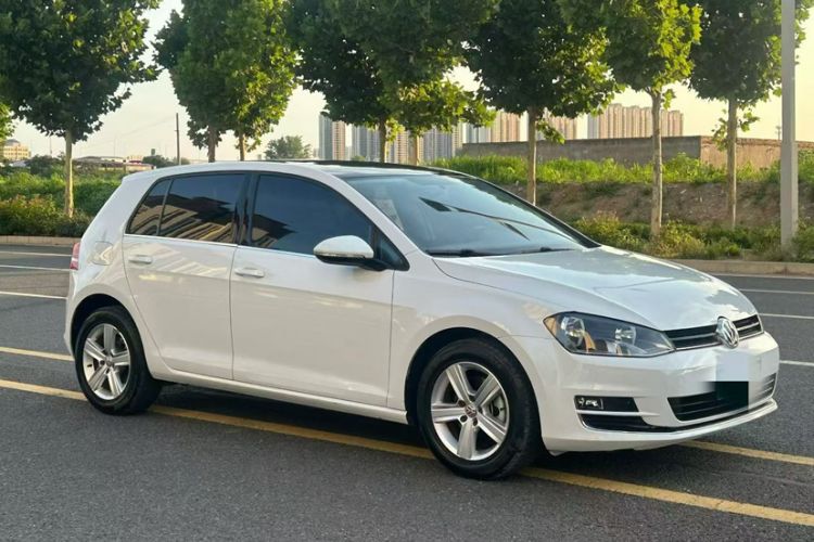 Used Volkswagen Golf 2015 1.6L Automatic Comfort Model Exterior 2