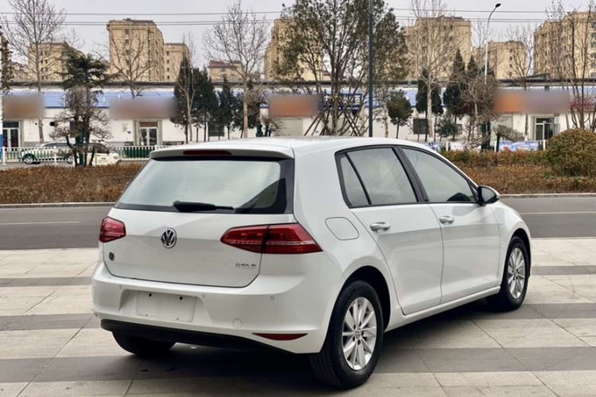 Used Volkswagen Golf 2015 1.6L Manual Fashion Edition Exterior 3