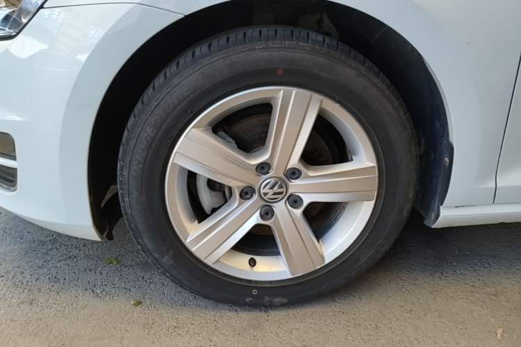 Used Volkswagen Golf 2015 1.4TSI Automatic Comfort Model Exterior 4
