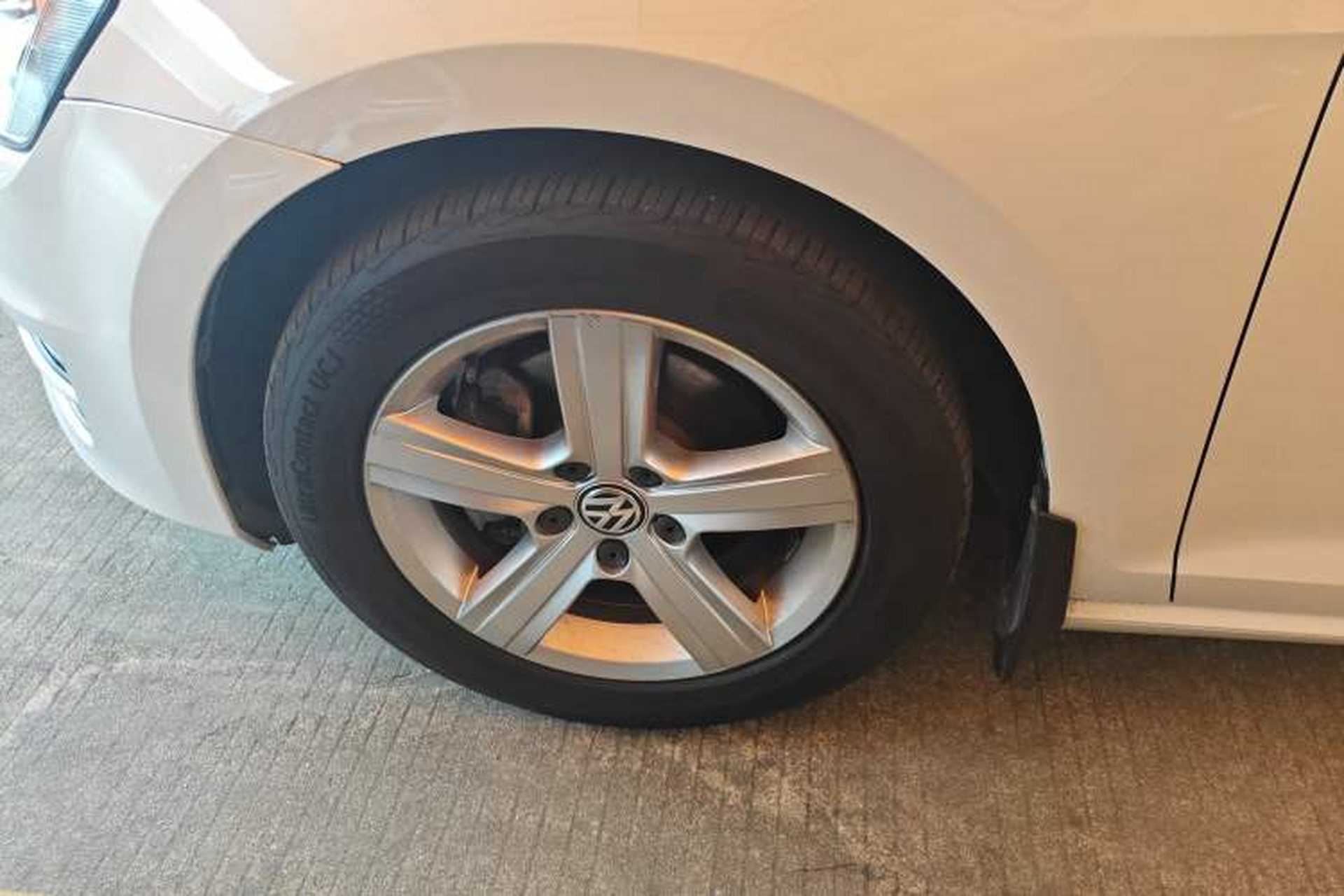 Used Volkswagen Golf 2015 1.4TSI Automatic Comfort Model Exterior 4