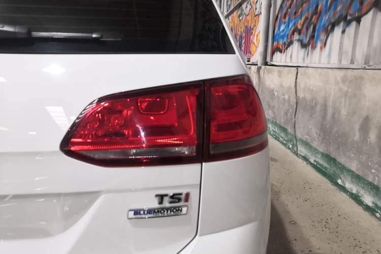 Used Volkswagen Golf 2015 1.4TSI Comfort Travel Edition Exterior 4