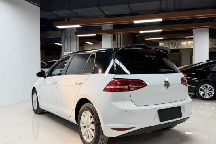 Used Volkswagen Golf 2015 1.6L Manual Fashion Edition Exterior 4