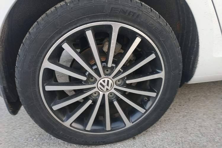 Used Volkswagen Golf 2015 1.4TSI Automatic Luxury Model Exterior 4