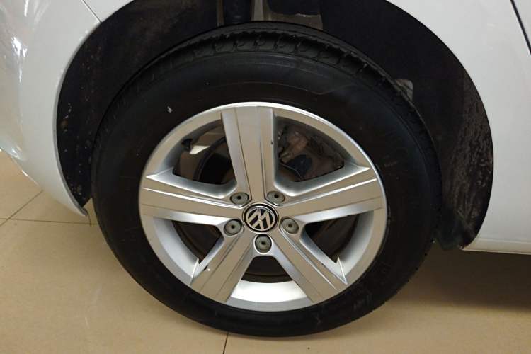 Used Volkswagen Golf 2015 1.6L Automatic Comfort Model Exterior 5