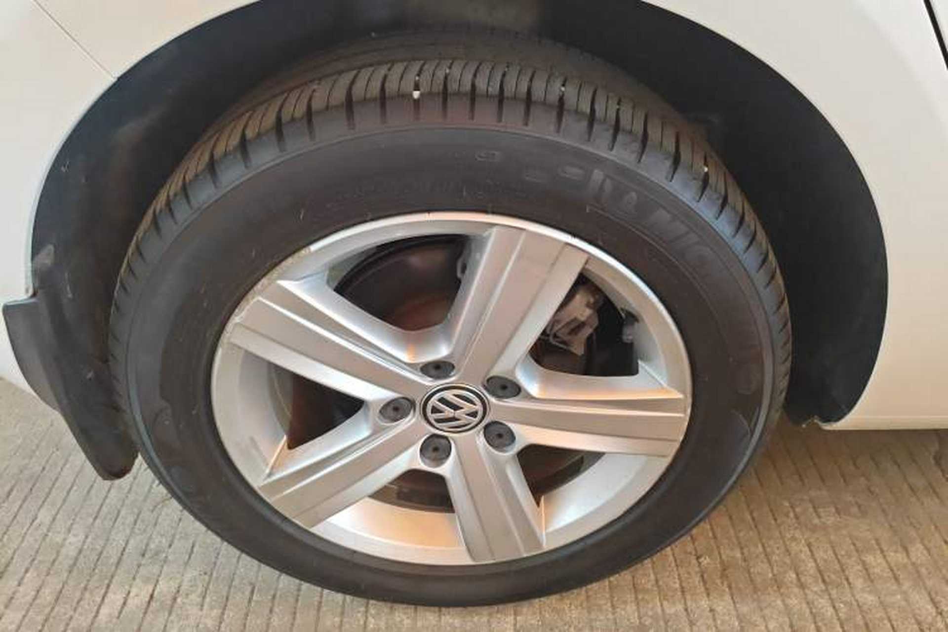 Used Volkswagen Golf 2015 1.4TSI Automatic Comfort Model Exterior 5