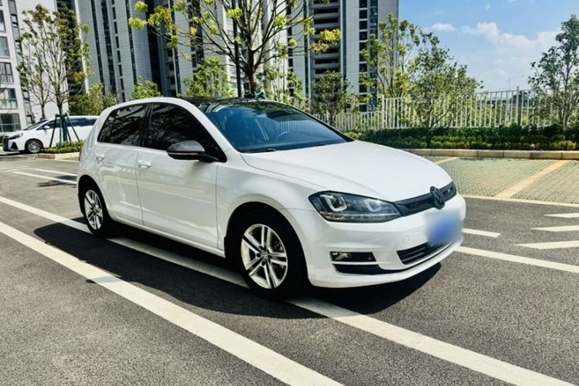 Used Volkswagen Golf 2015 1.4TSI Automatic Comfort Model Exterior 6