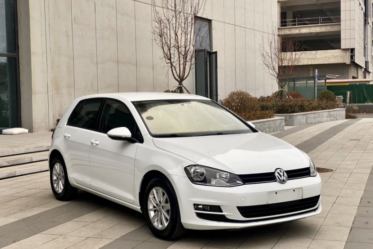 Used Volkswagen Golf 2015 1.6L Manual Fashion Edition Exterior 6