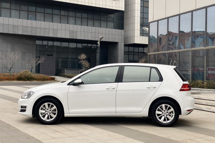 Used Volkswagen Golf 2015 1.6L Manual Fashion Edition Exterior 7