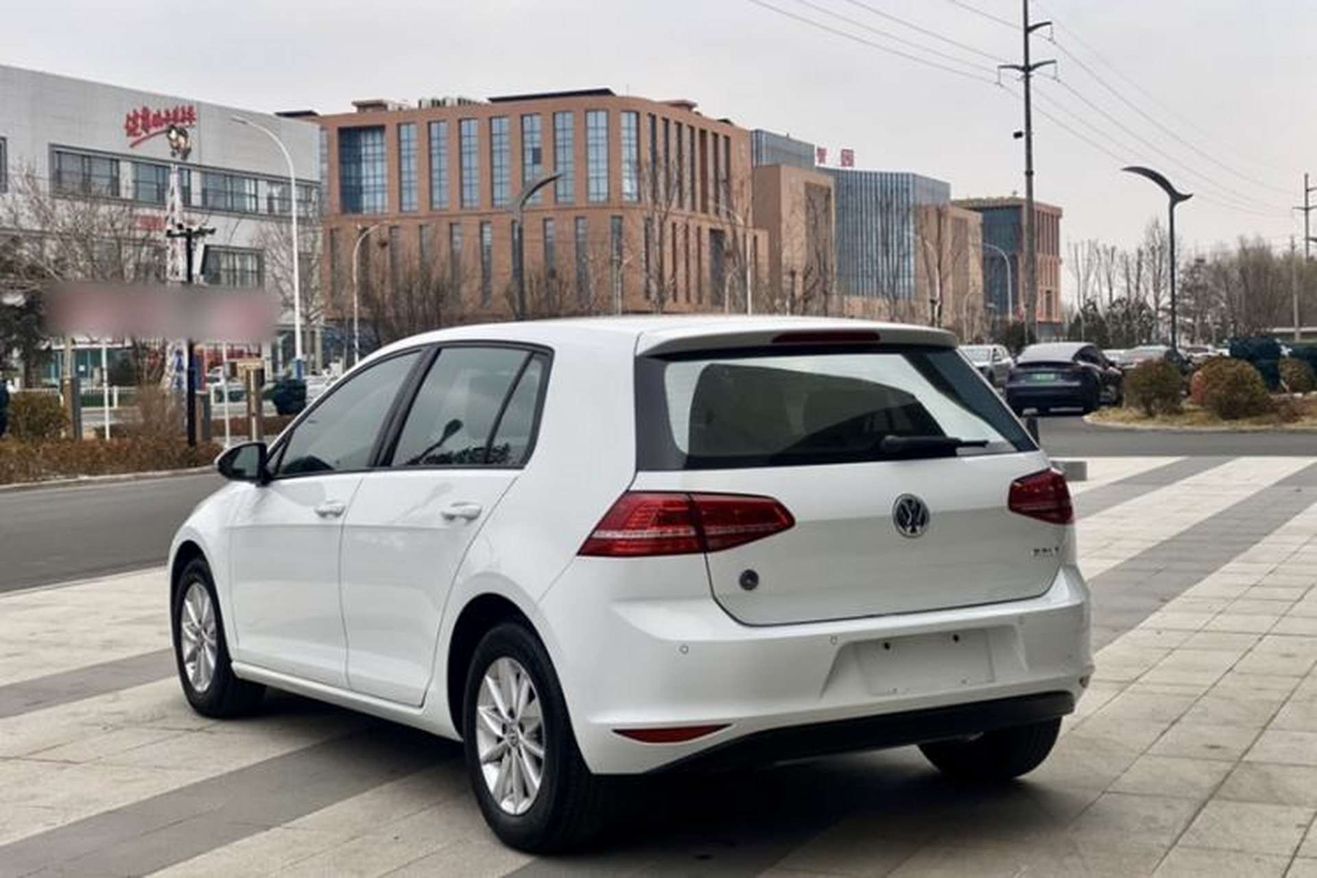 Used Volkswagen Golf 2015 1.6L Manual Fashion Edition Exterior 8