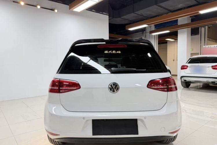 Used Volkswagen Golf 2015 1.6L Manual Fashion Edition Exterior 9
