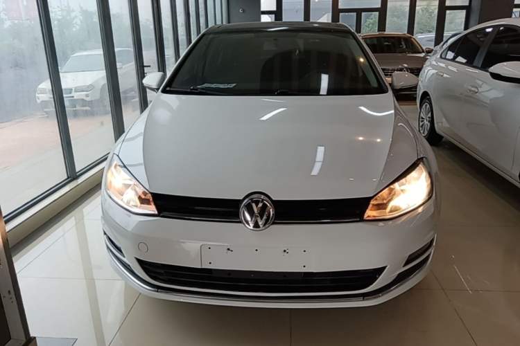 Used Volkswagen Golf 2015 1.6L Automatic Comfort Model Front