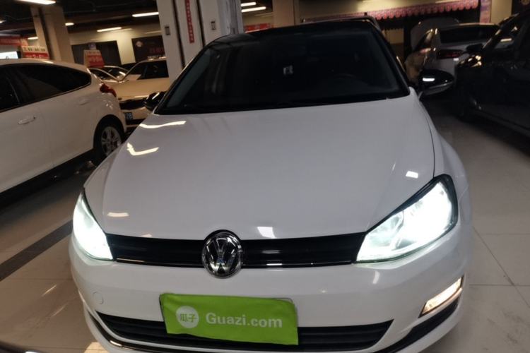 Used Volkswagen Golf 2015 1.6L Manual Fashion Edition Front