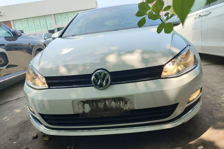 Used Volkswagen Golf 2015 1.4TSI Automatic Comfort Model Front