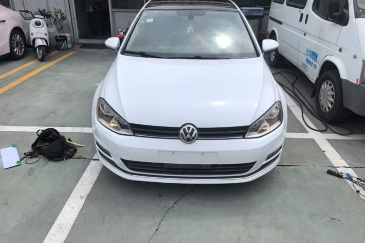 Used Volkswagen Golf 2015 1.4TSI Automatic Luxury Model Front