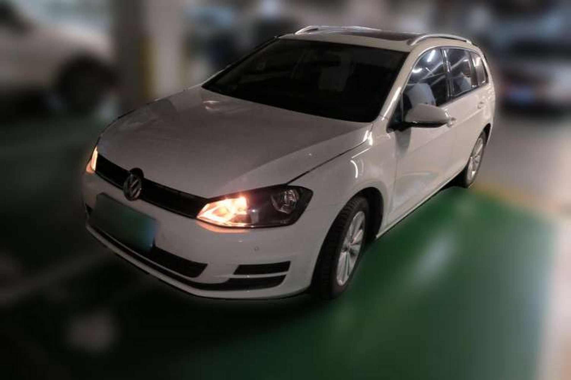 Used Volkswagen Golf 2015 1.4TSI Comfort Travel Edition Front Left 45 Deg