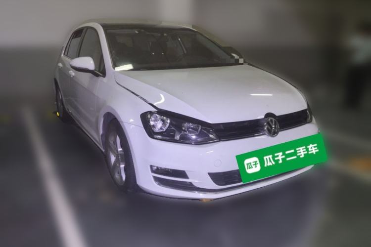 Used Volkswagen Golf 2015 1.4TSI Automatic Comfort Model Front Right 45 Deg