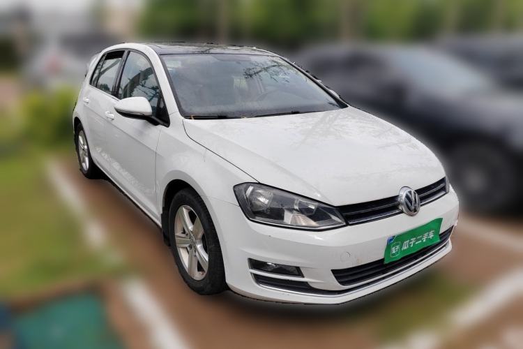 Used Volkswagen Golf 2015 1.6L Automatic Comfort Model Front Right 45 Deg