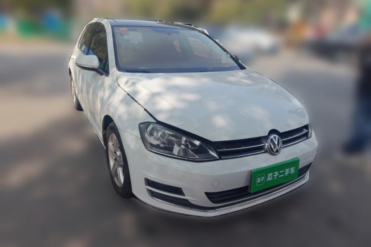Used Volkswagen Golf 2015 1.4TSI Automatic Comfort Model Front Right 45 Deg