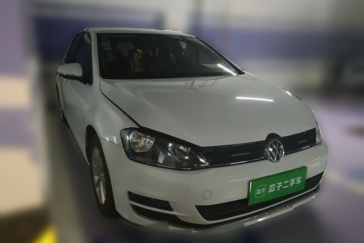 Used Volkswagen Golf 2015 1.6L Automatic Fashion Model Front Right 45 Deg