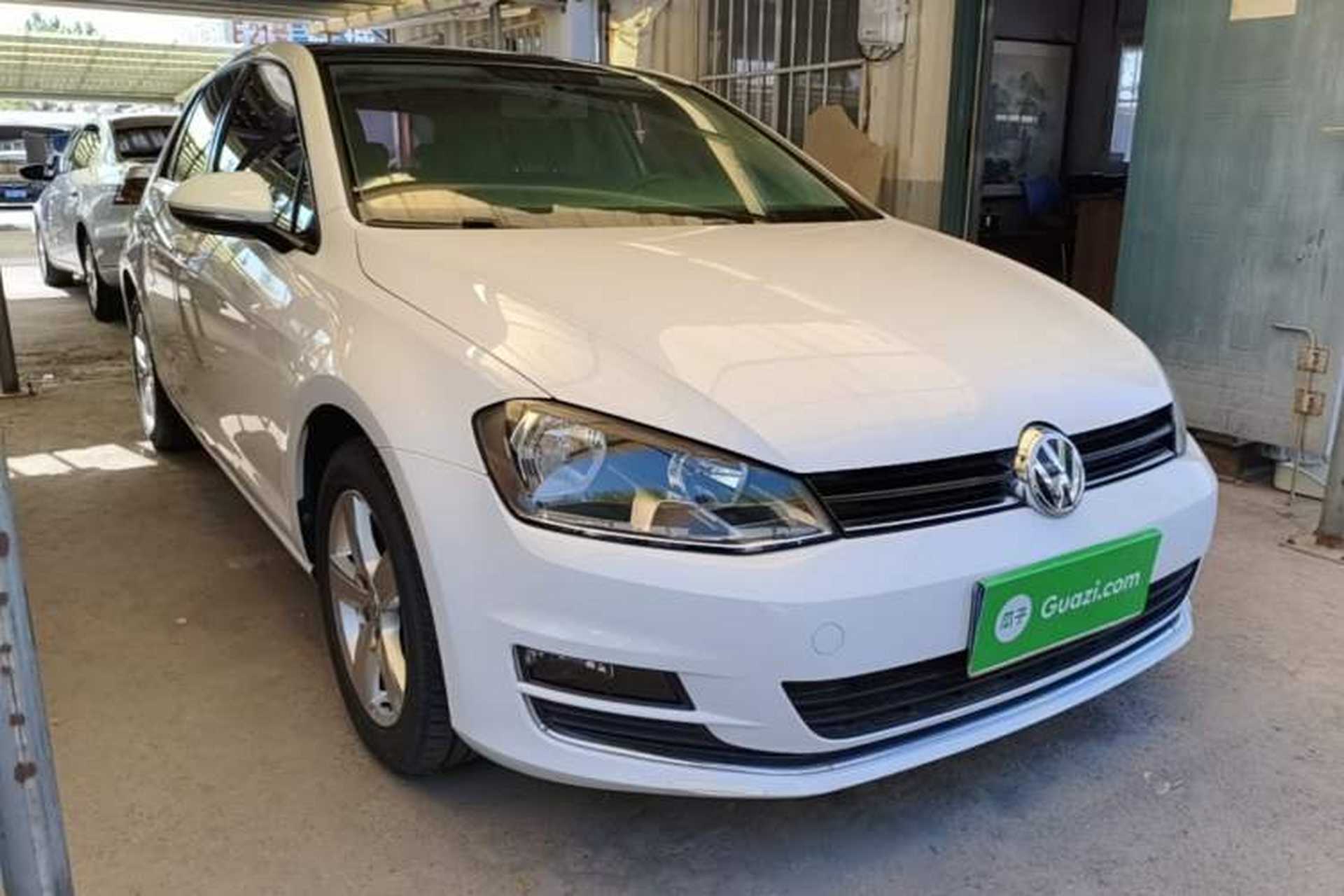 Used Volkswagen Golf 2015 1.4TSI Automatic Comfort Model Front Right 45 Deg