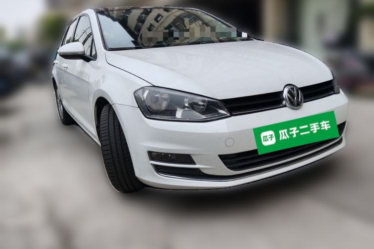 Used Volkswagen Golf 2015 1.4TSI Automatic Comfort Model Front Right 45 Deg
