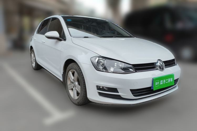 Used Volkswagen Golf 2015 1.4TSI Automatic Comfort Model Front Right 45 Deg