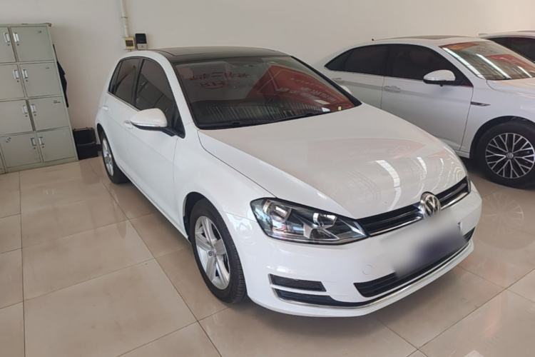 Used Volkswagen Golf 2015 1.6L Automatic Comfort Model Front Right 45 Deg