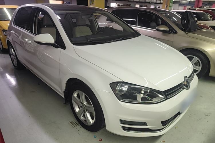 Used Volkswagen Golf 2015 1.4TSI Automatic Comfort Model Front Right 45 Deg