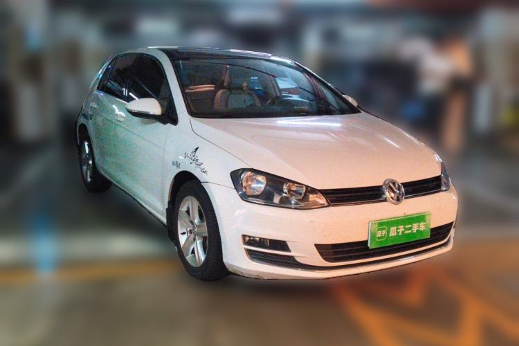 Used Volkswagen Golf 2015 1.6L Automatic Comfort Model Front Right 45 Deg