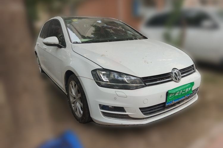 Used Volkswagen Golf 2015 1.4TSI Automatic Flagship Model Front Right 45 Deg