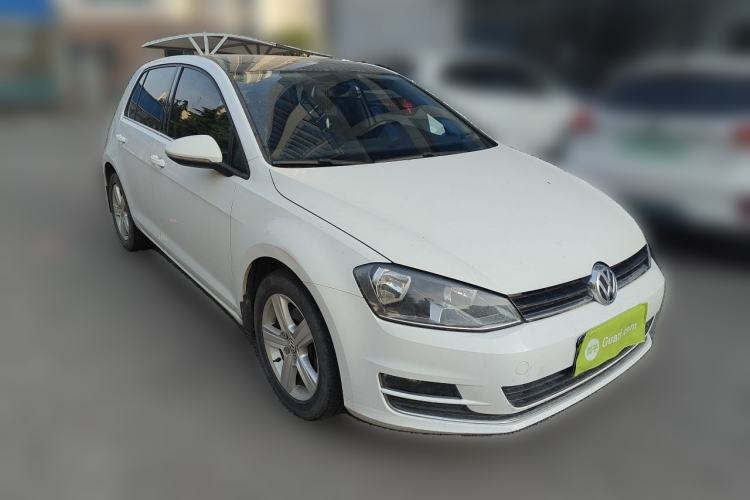 Used Volkswagen Golf 2015 1.4TSI Automatic Luxury Model Front Right 45 Deg