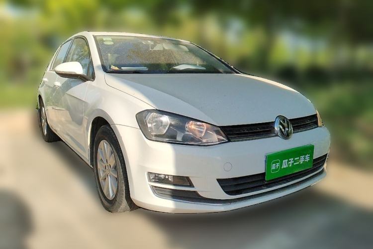 Used Volkswagen Golf 2015 1.6L Automatic Fashion Model Front Right 45 Deg