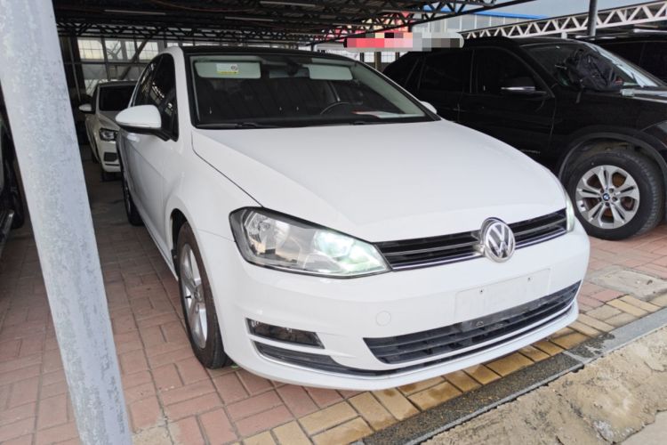 Used Volkswagen Golf 2015 1.4TSI Automatic Luxury Model Front Right 45 Deg