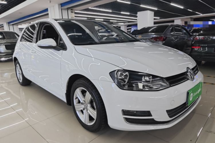 Used Volkswagen Golf 2015 1.4TSI Automatic Comfort Model Front Right 45 Deg