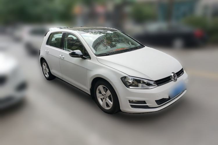 Used Volkswagen Golf 2015 1.6L Automatic Comfort Model Front Right 45 Deg