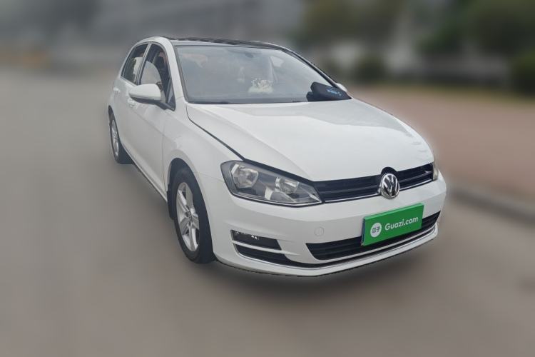 Used Volkswagen Golf 2015 1.4TSI Automatic Luxury Model Front Right 45 Deg