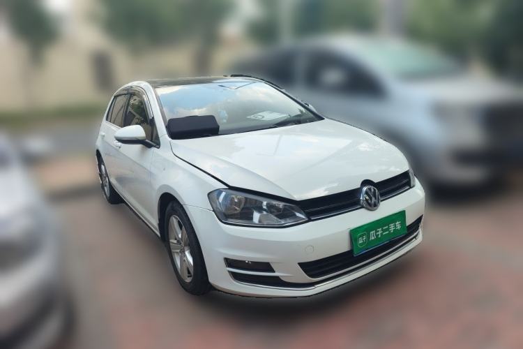 Used Volkswagen Golf 2015 1.6L Automatic Comfort Model Front Right 45 Deg