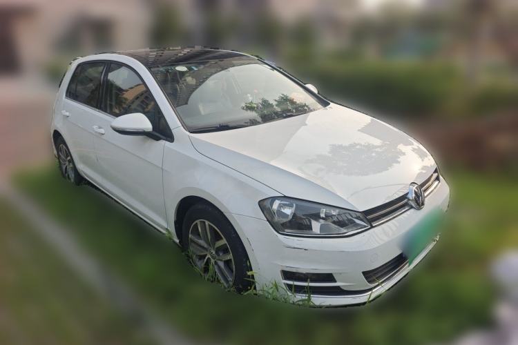 Used Volkswagen Golf 2015 1.4TSI Automatic Luxury Model Front Right 45 Deg