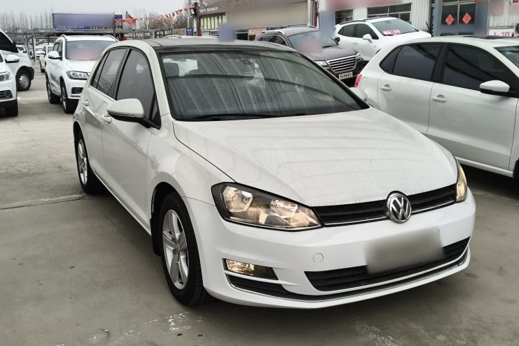 Used Volkswagen Golf 2015 1.6L Automatic Comfort Model Front Right 45 Deg
