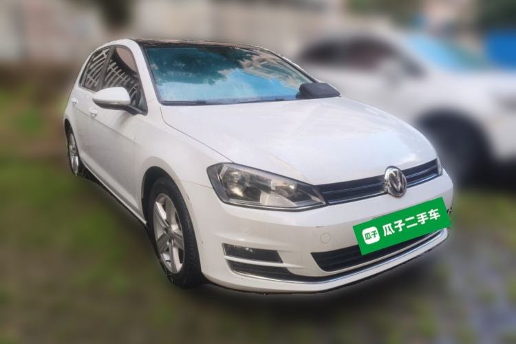 Used Volkswagen Golf 2015 1.4TSI Automatic Comfort Model Front Right 45 Deg
