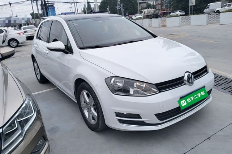 Used Volkswagen Golf 2015 1.6L Automatic Comfort Model Front Right 45 Deg