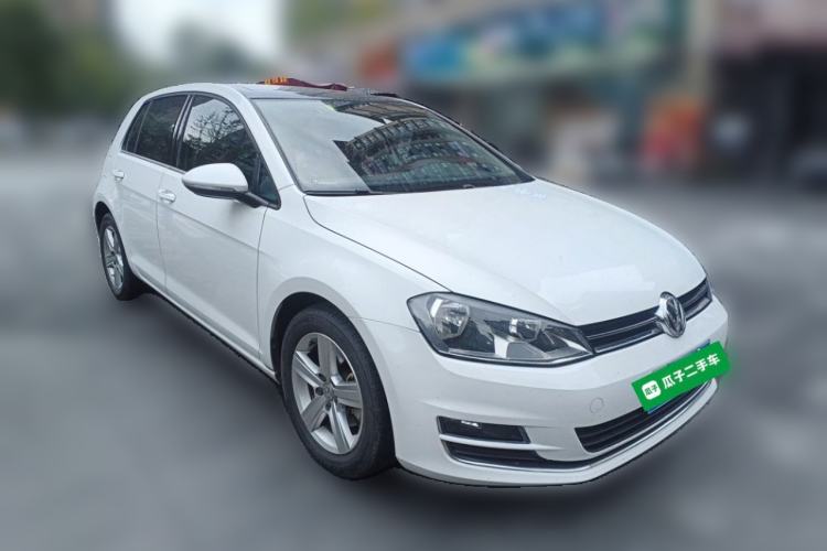 Used Volkswagen Golf 2015 1.6L Automatic Comfort Model Front Right 45 Deg