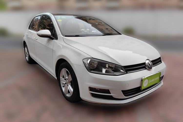Used Volkswagen Golf 2015 1.4TSI Automatic Comfort Model Front Right 45 Deg