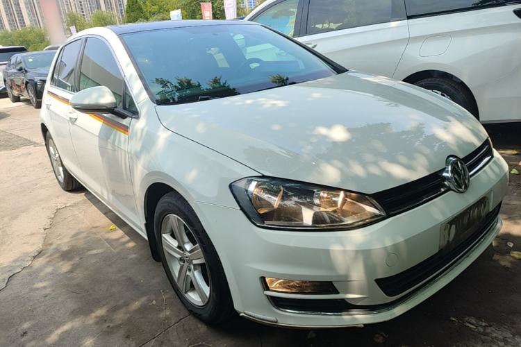 Used Volkswagen Golf 2015 1.4TSI Automatic Comfort Model Front Right 45 Deg