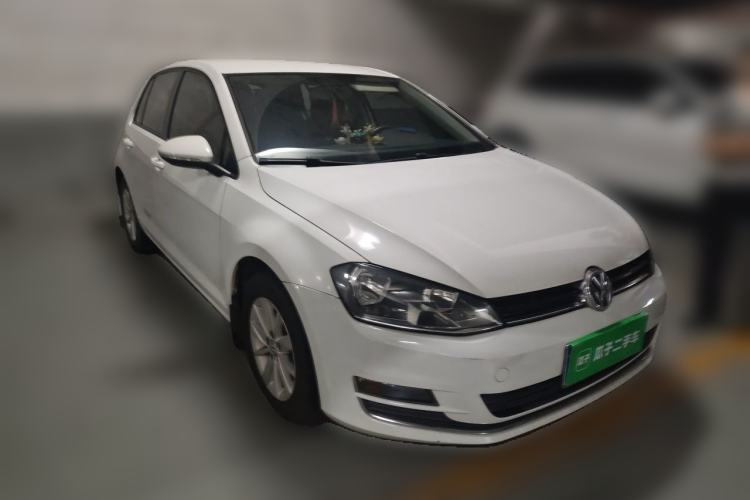 Used Volkswagen Golf 2015 1.6L Automatic Fashion Model Front Right 45 Deg