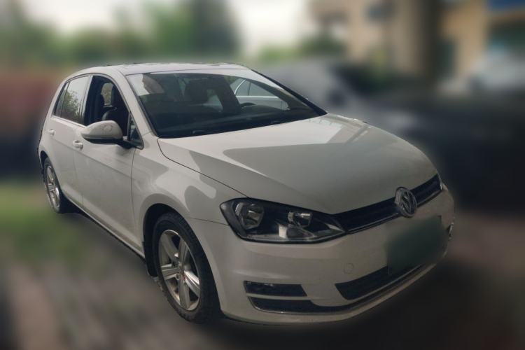 Used Volkswagen Golf 2015 1.4TSI Automatic Comfort Model Front Right 45 Deg