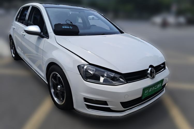Used Volkswagen Golf 2015 1.4TSI Automatic Comfort Model Front Right 45 Deg