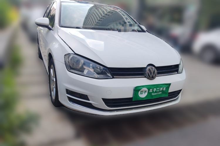 Used Volkswagen Golf 2015 1.4TSI Automatic Luxury Model Front Right 45 Deg