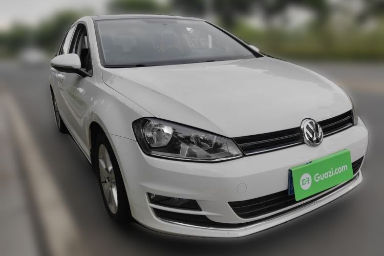 Used Volkswagen Golf 2015 1.4TSI Automatic Comfort Model Front Right 45 Deg